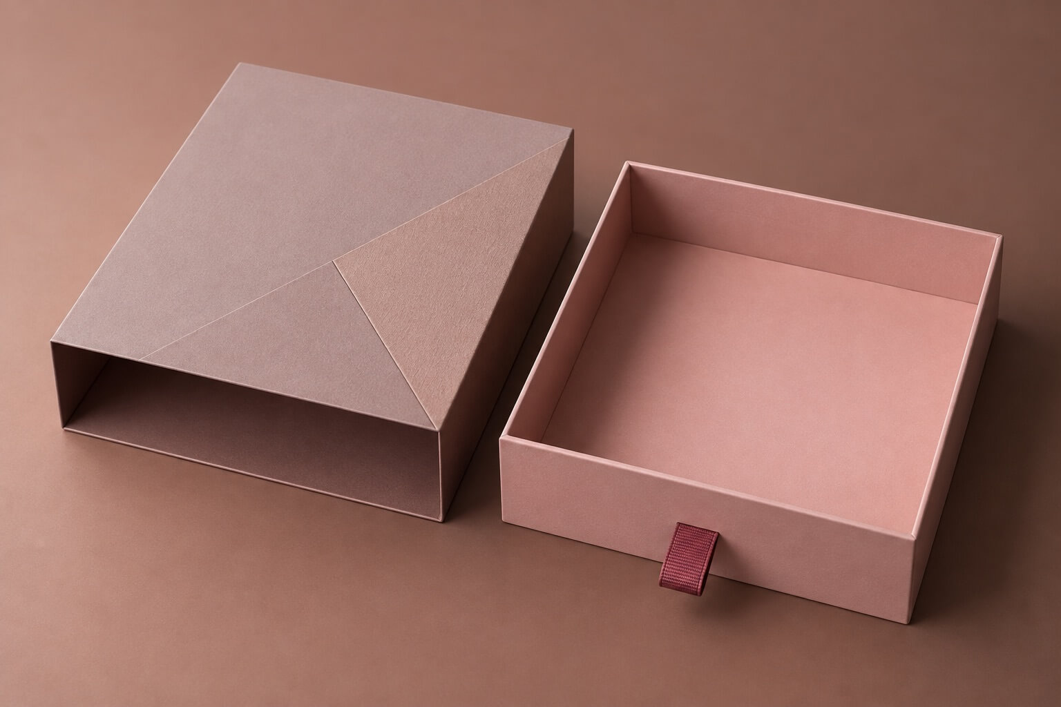 custom packaging | drawer box with outer sleeve and empty inner tray